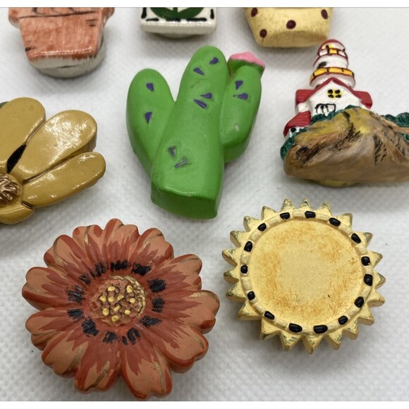 Vintage Lot‎ of 8 Flower Cactus Seeds Lighthouse Sun Button Covers 80s 90s Style - Picture 3 of 8